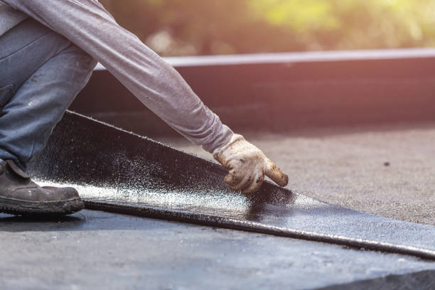Professional Vapor Barrier Installation technician working in Hume, VA